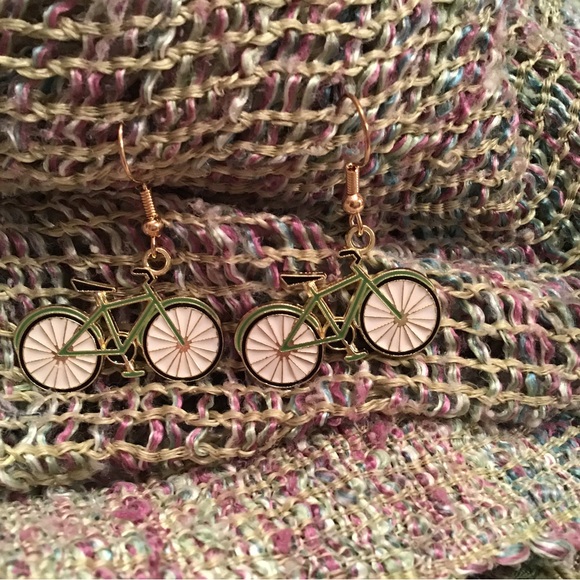 Bicycle Earrings - Picture 4 of 7